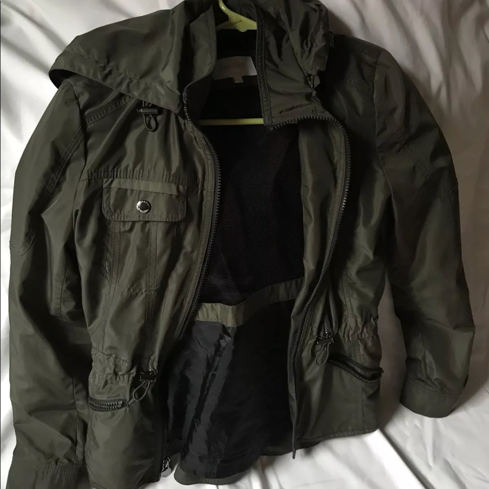 Laundry by Shelli Segal Raincoat size Small